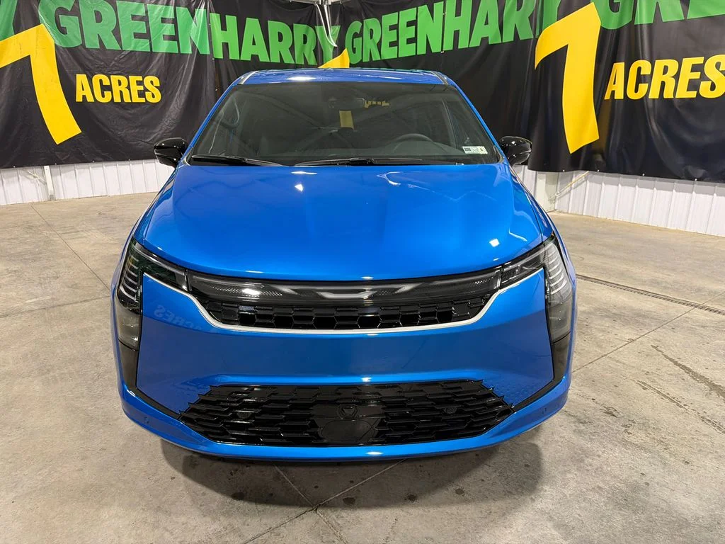 New 2027 Hydro Blue Pearl-Coat Exterior Paint Chrysler Select image 10