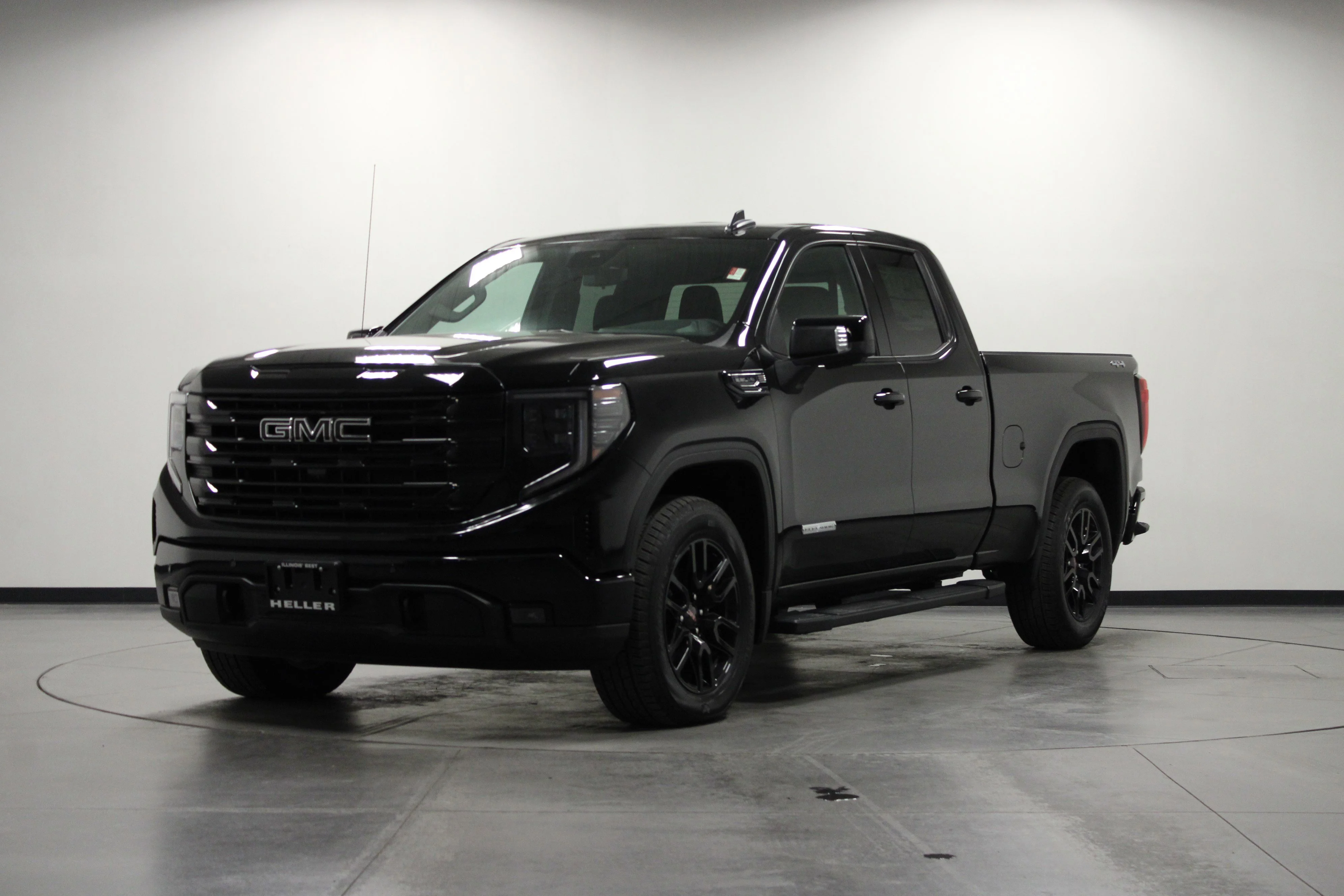 New 2025 Onyx Black GMC Elevation image 8