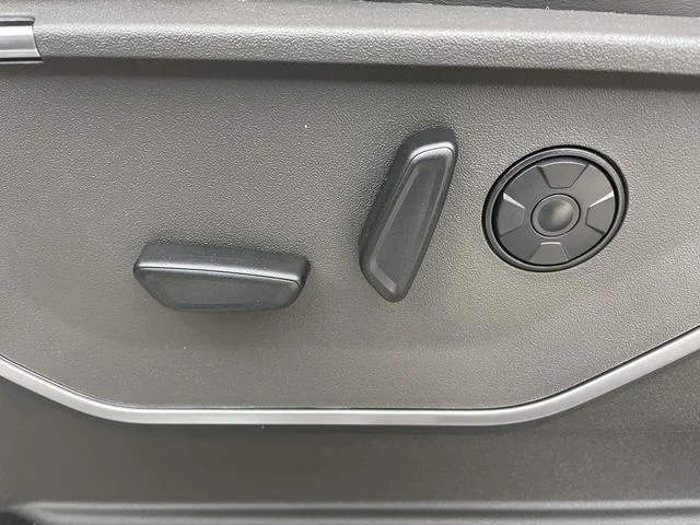 New 2026 White Ford Platinum image 14