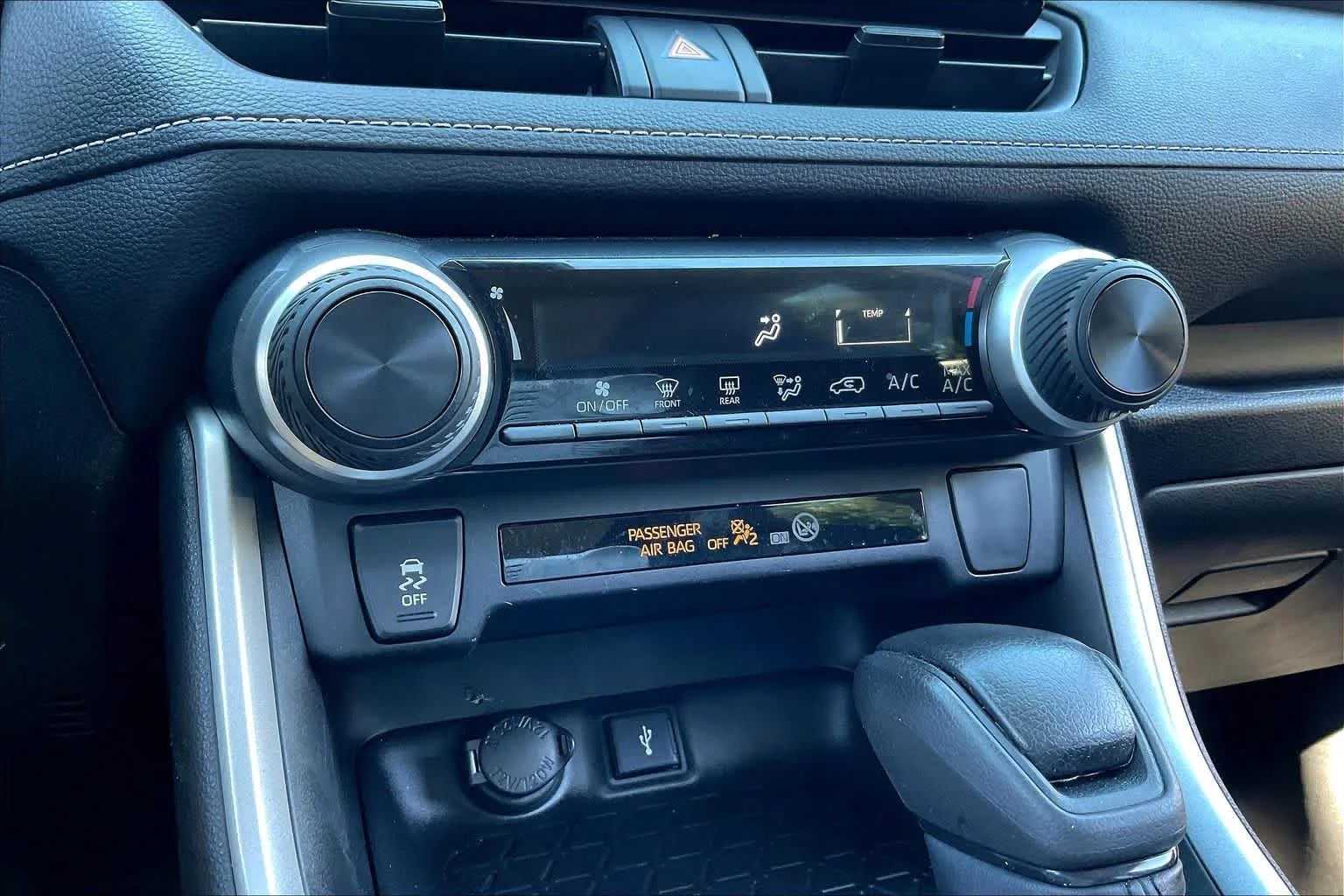 Used 2020 Magnetic Gray Metallic Toyota LE image 32