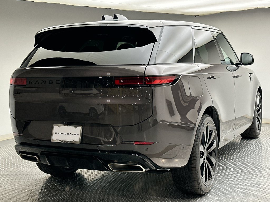 New 2027 Charente Grey Prem Met Land Rover Dynamic SE image 3