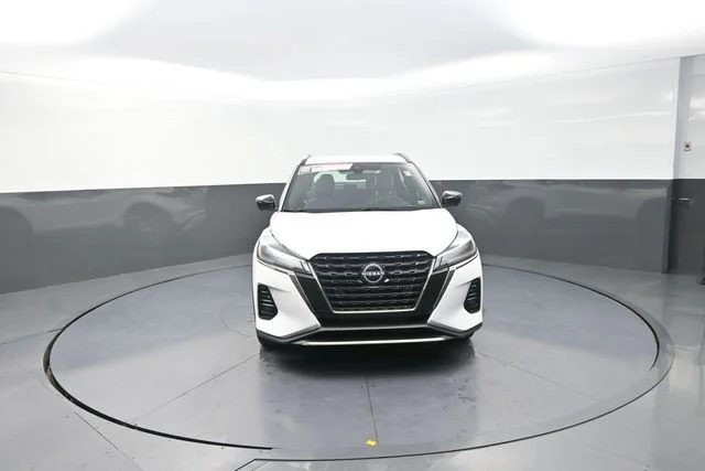 Used 2024 White Nissan SR image 57