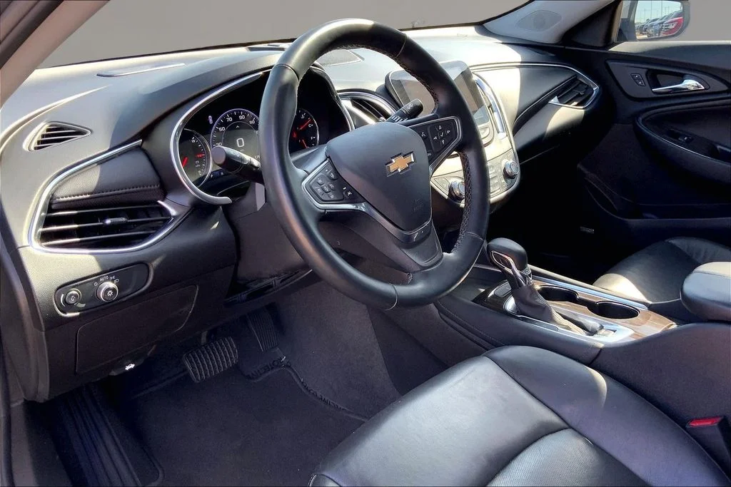 Used 2023 Sterling Gray Metallic Chevrolet LT image 14