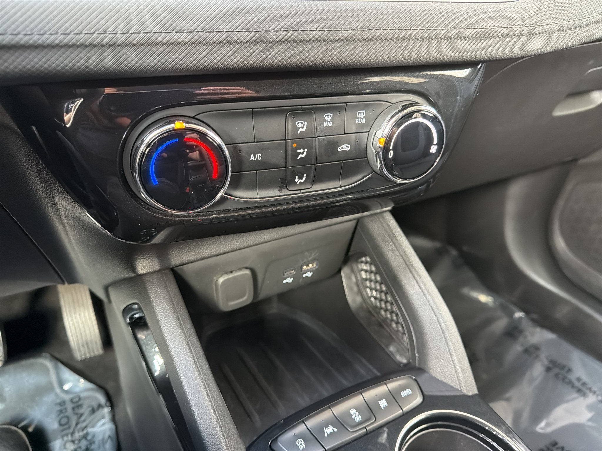 Used 2025 Sterling Gray Metallic Chevrolet LT image 20