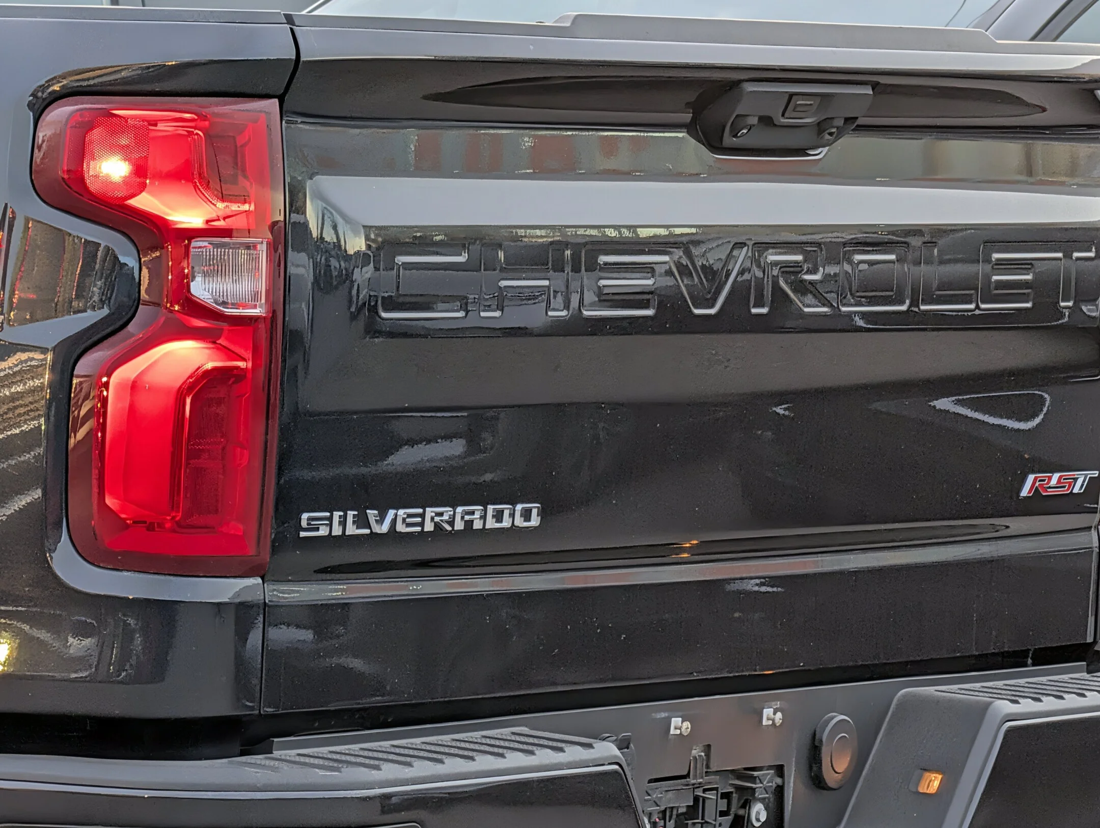 Used 2022 Black Chevrolet RST Z71 Offroad - 13.4 Touchscreen - Heated W - 4WD Crew Cab 147 RST image 11