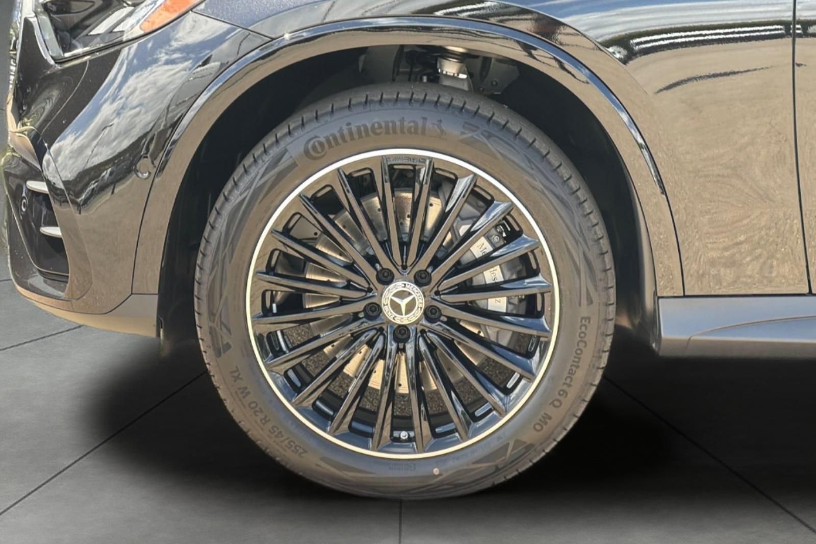 New 2026 Obsidian Black Metallic Mercedes-Benz GLC 300 image 5