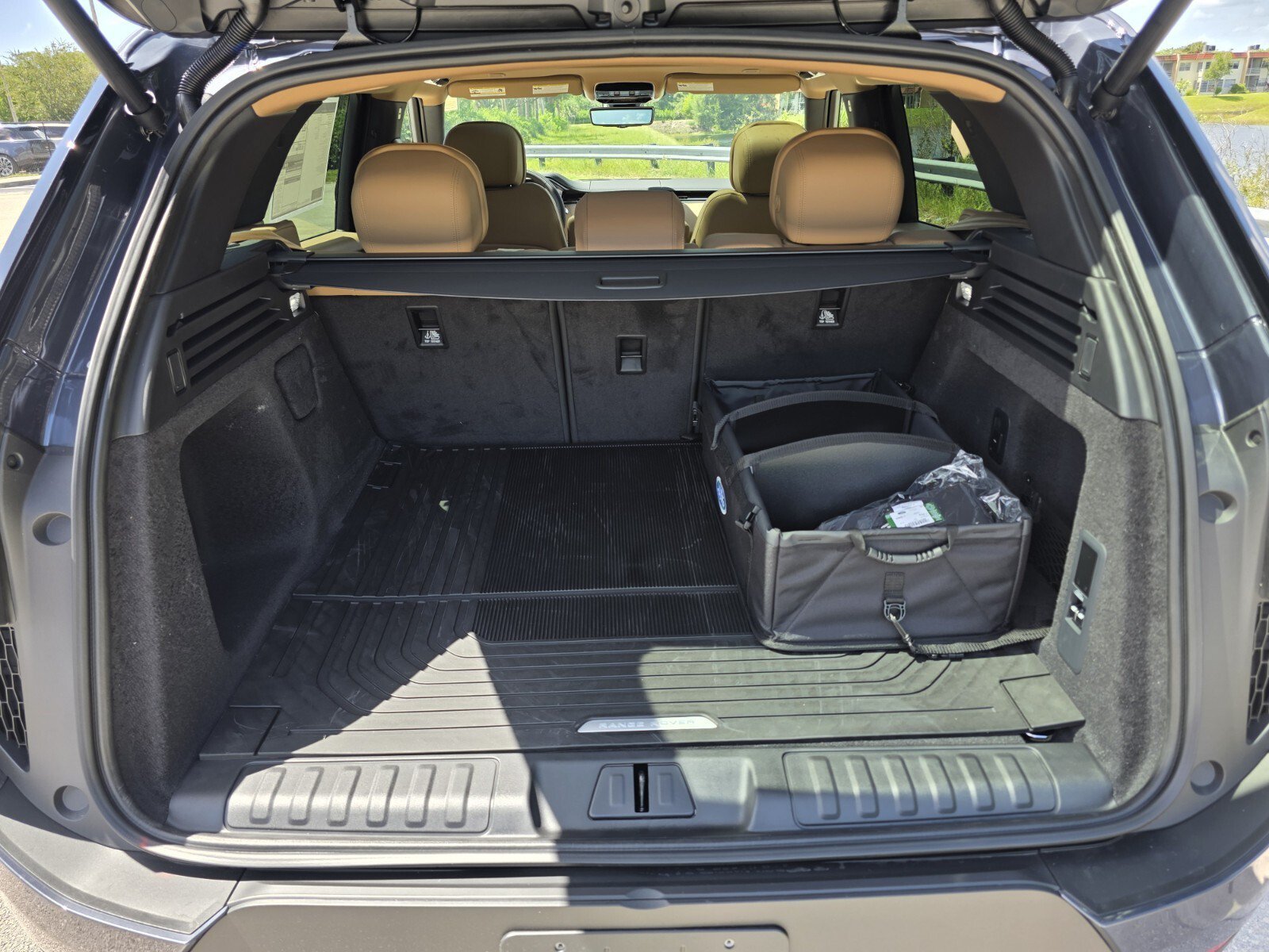 New 2026 Varesine Blue Land Rover P360 SE image 17