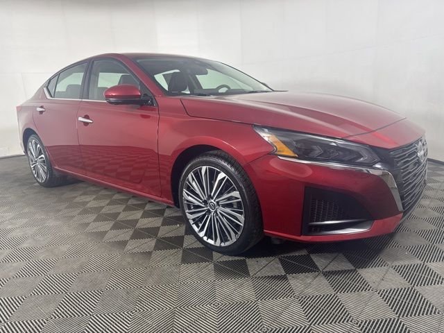 Used 2024 Red Nissan 2.5 SL image 1
