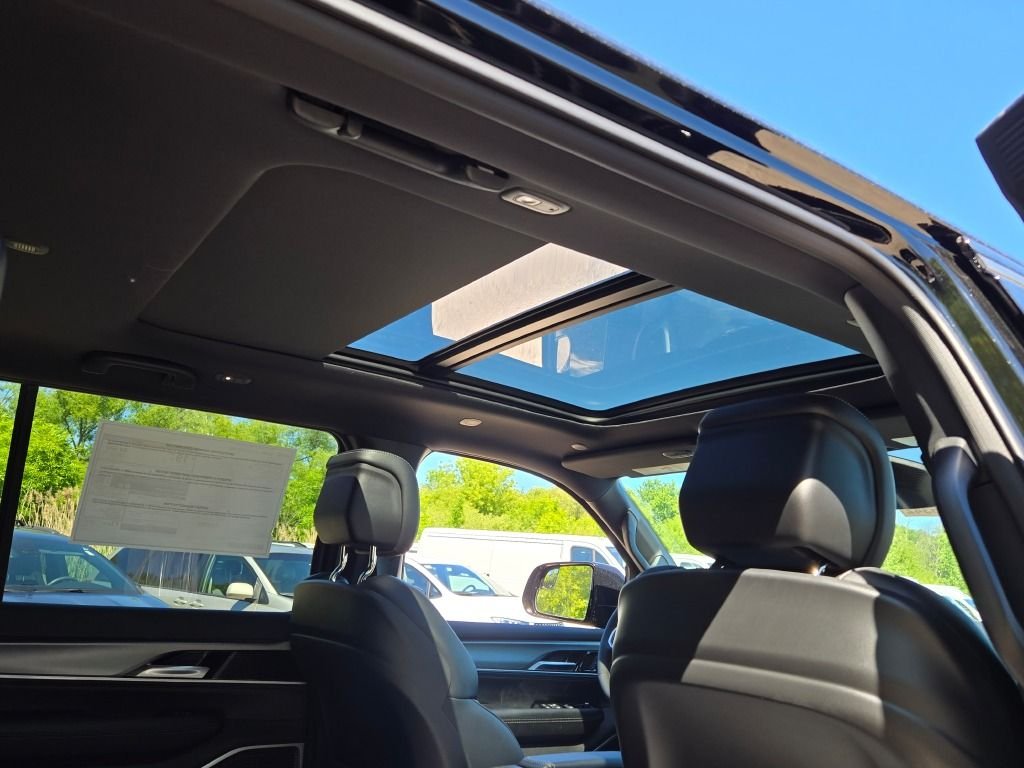 New 2026 High Gloss Black Exterior Paint Jeep  image 9