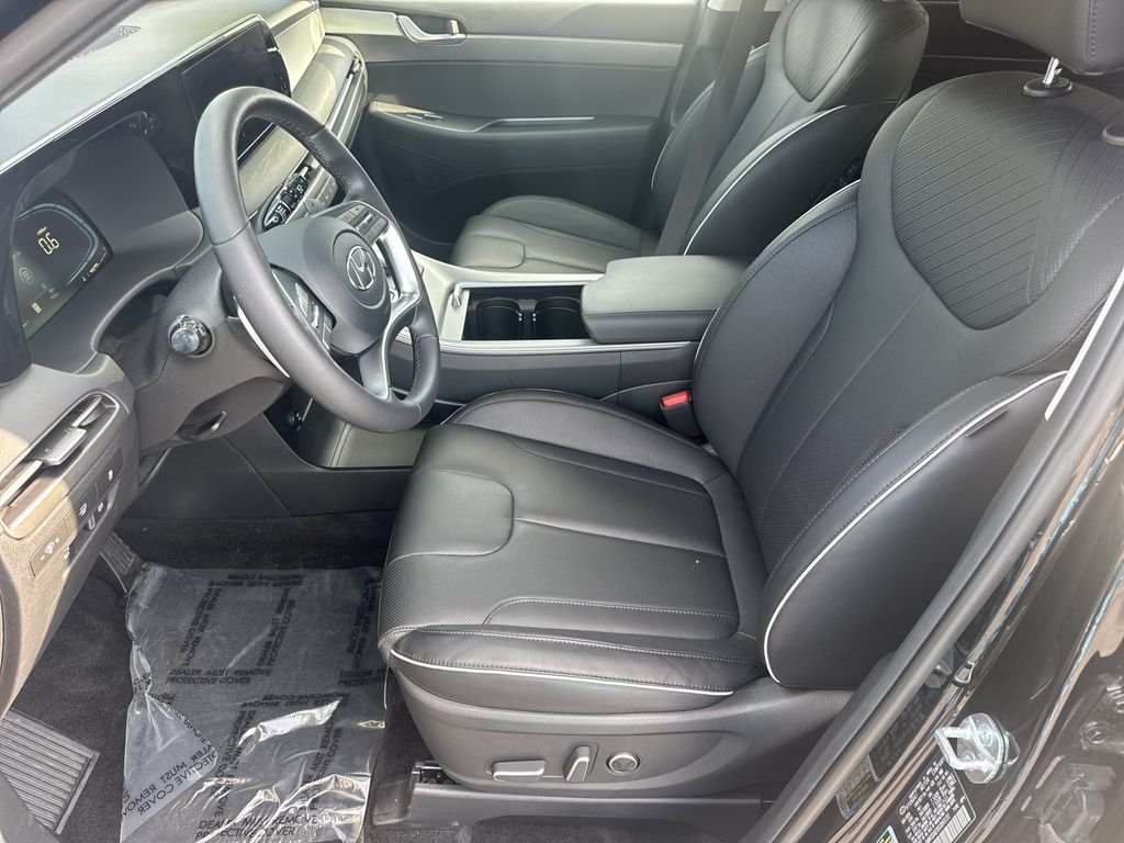 Used 2025 Black Hyundai XRT image 9
