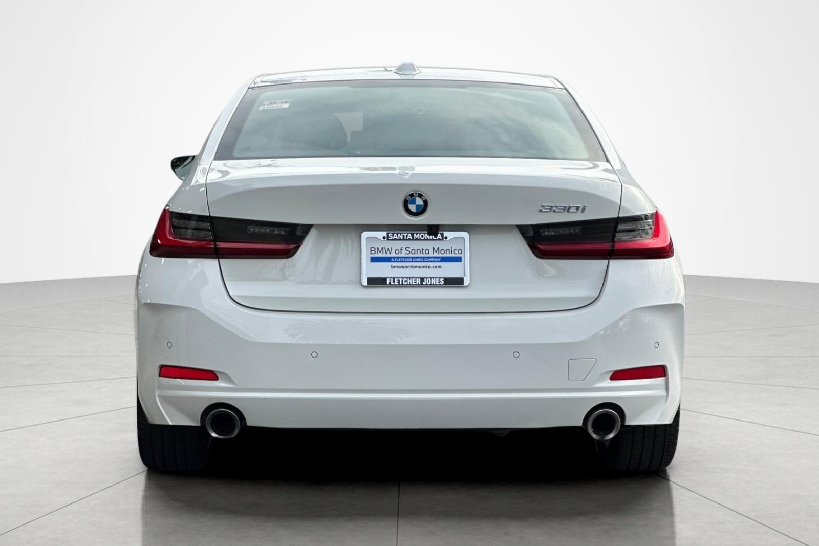 Used 2023 Alpine White BMW 330i image 4