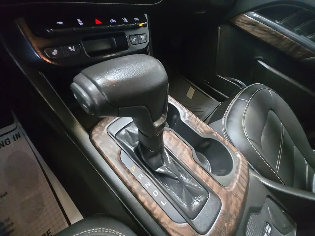 Used 2021 ONYX BLACK GMC 4WD Denali image 24