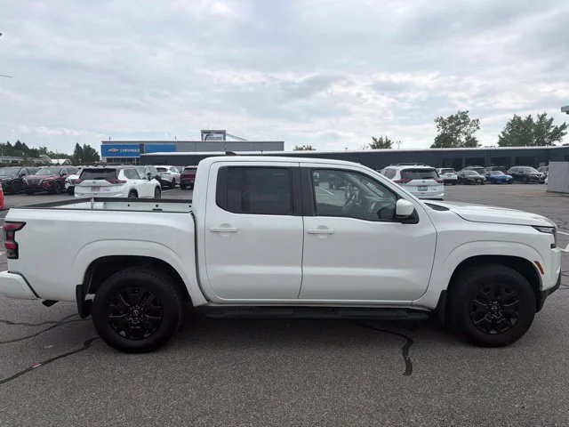 Used 2022 White Nissan SV image 4