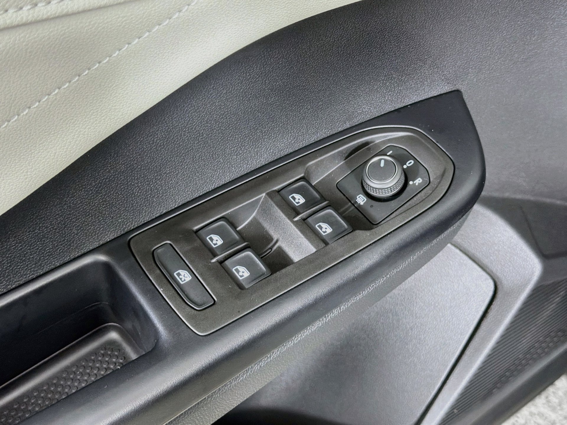 New 2027 Gray Volkswagen 1.5T SEL image 18