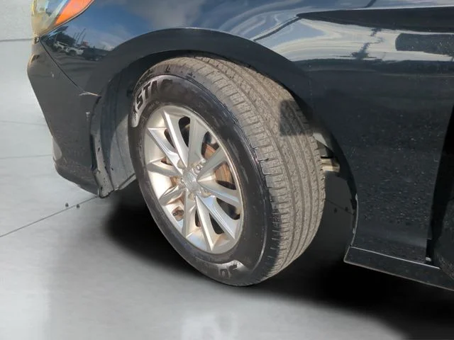 Used 2019 Black Hyundai SE image 35