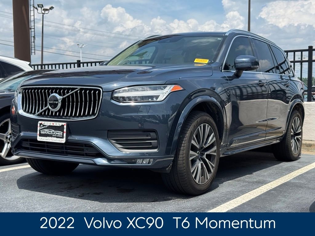 Used 2022 Blue Volvo T6 Momentum image 3