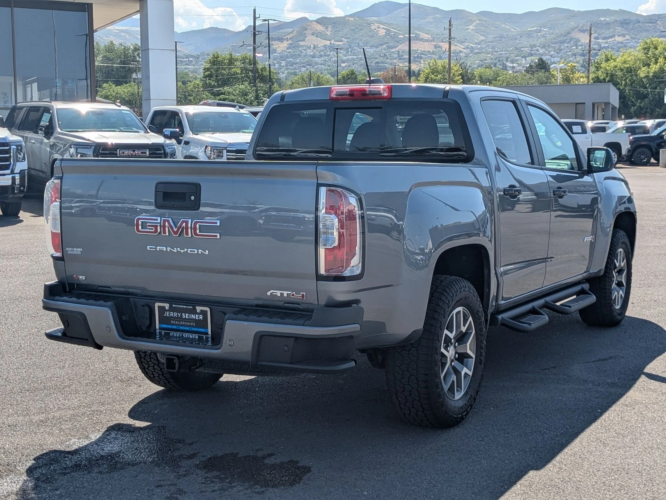 Used 2021 Satin Steel Metallic GMC 4WD AT4 w/Leather image 6