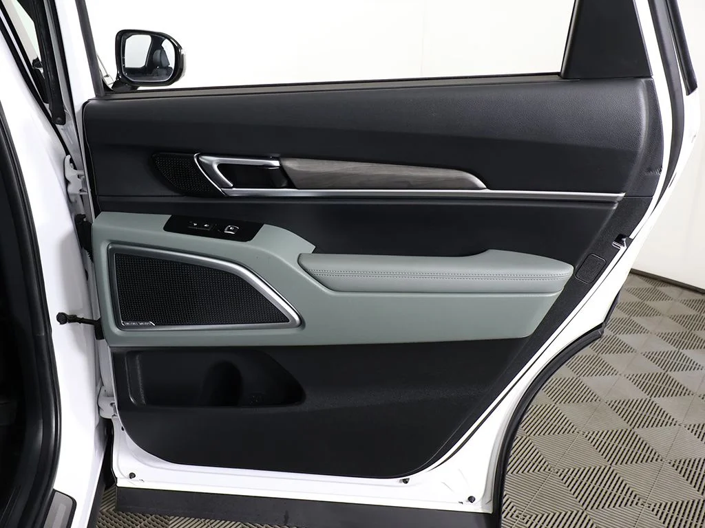 Used 2024 White Kia SX-Prestige X-Line image 31