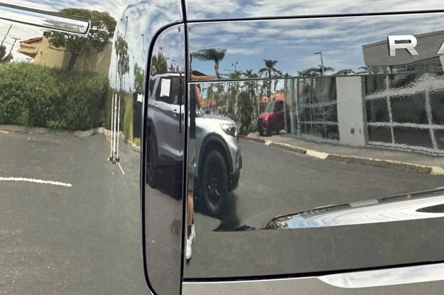 New 2026 Santorini Black Land Rover SE image 25