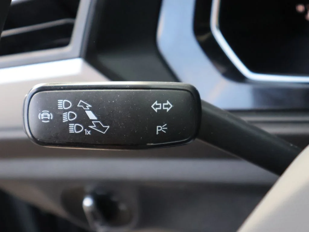 Used 2023 Gray Volkswagen 1.5T Sport image 31