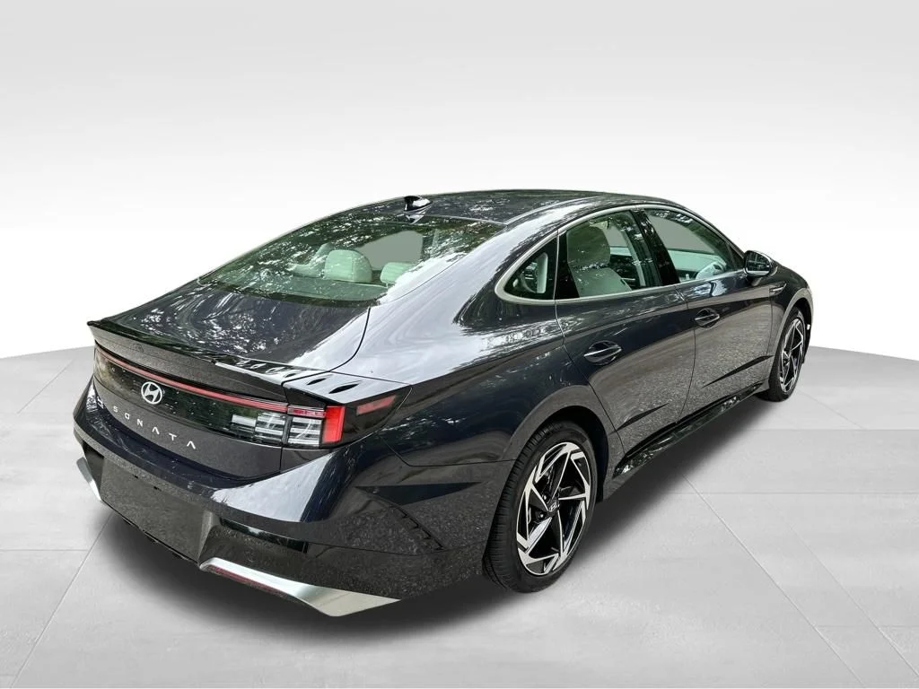 Used 2026 Blue Hyundai SEL Sport image 5