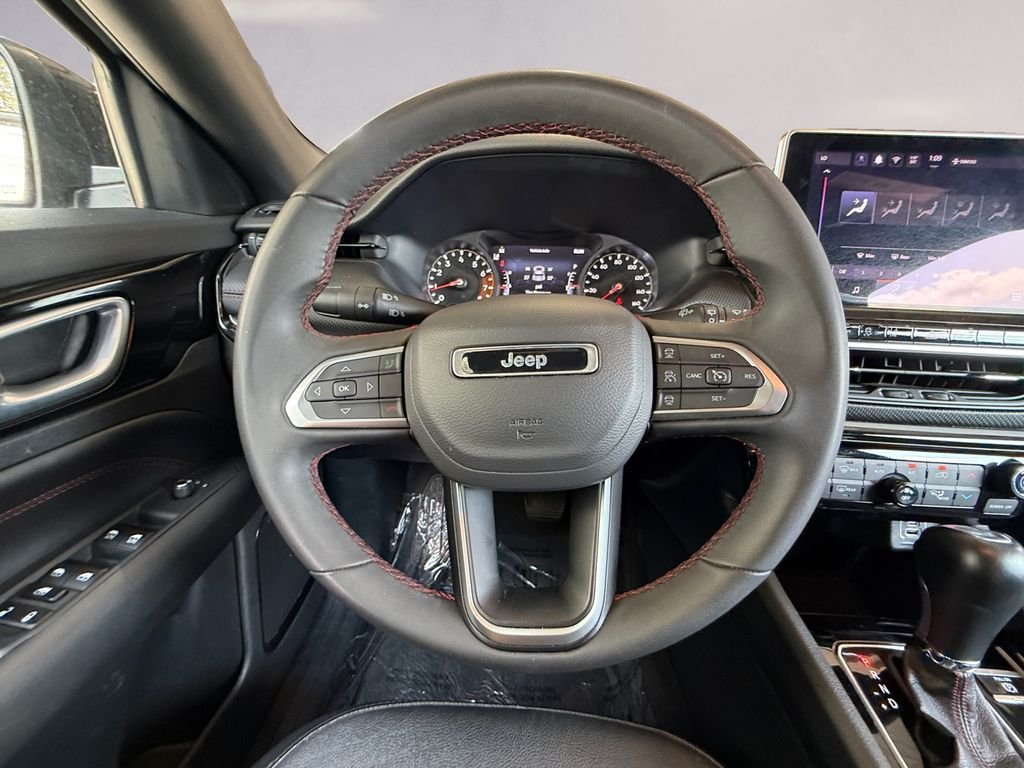 Used 2025 Silver Jeep Trailhawk image 13