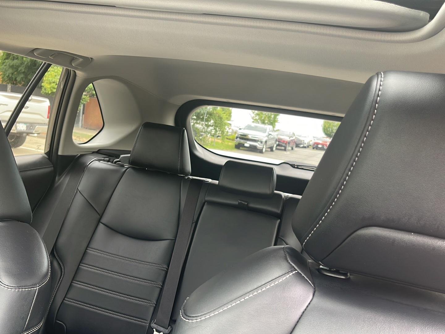 Used 2020 Midnight Black Metallic Toyota XLE Premium image 30