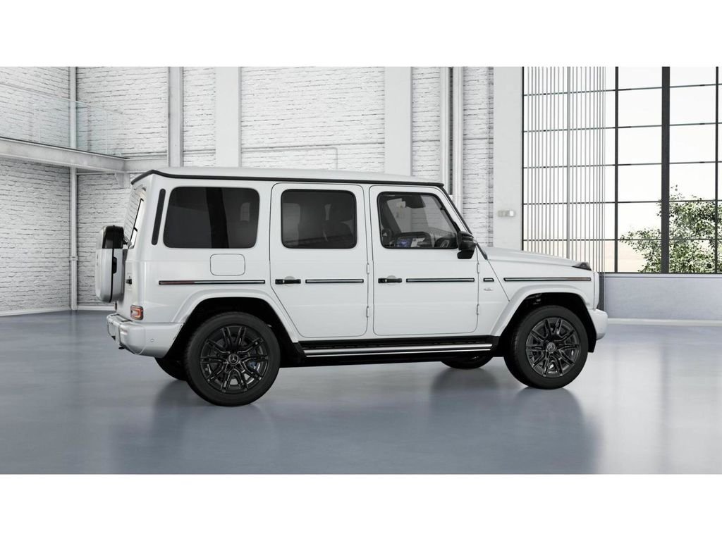 Used 2025 MANUFAKTUR Moonlight White Magno Mercedes-Benz G 580 image 18