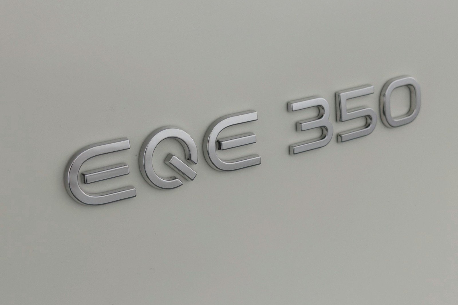 Certified Used 2023 MANUFAKTUR Diamond White Metallic Mercedes-Benz EQE 350 image 10