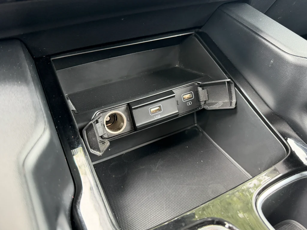 Used 2022 Glacial White Pearl Kia LX image 15