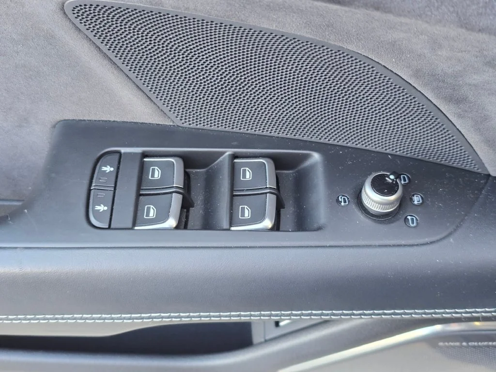 Used 2017 Blue Audi 4.0T Prestige image 33