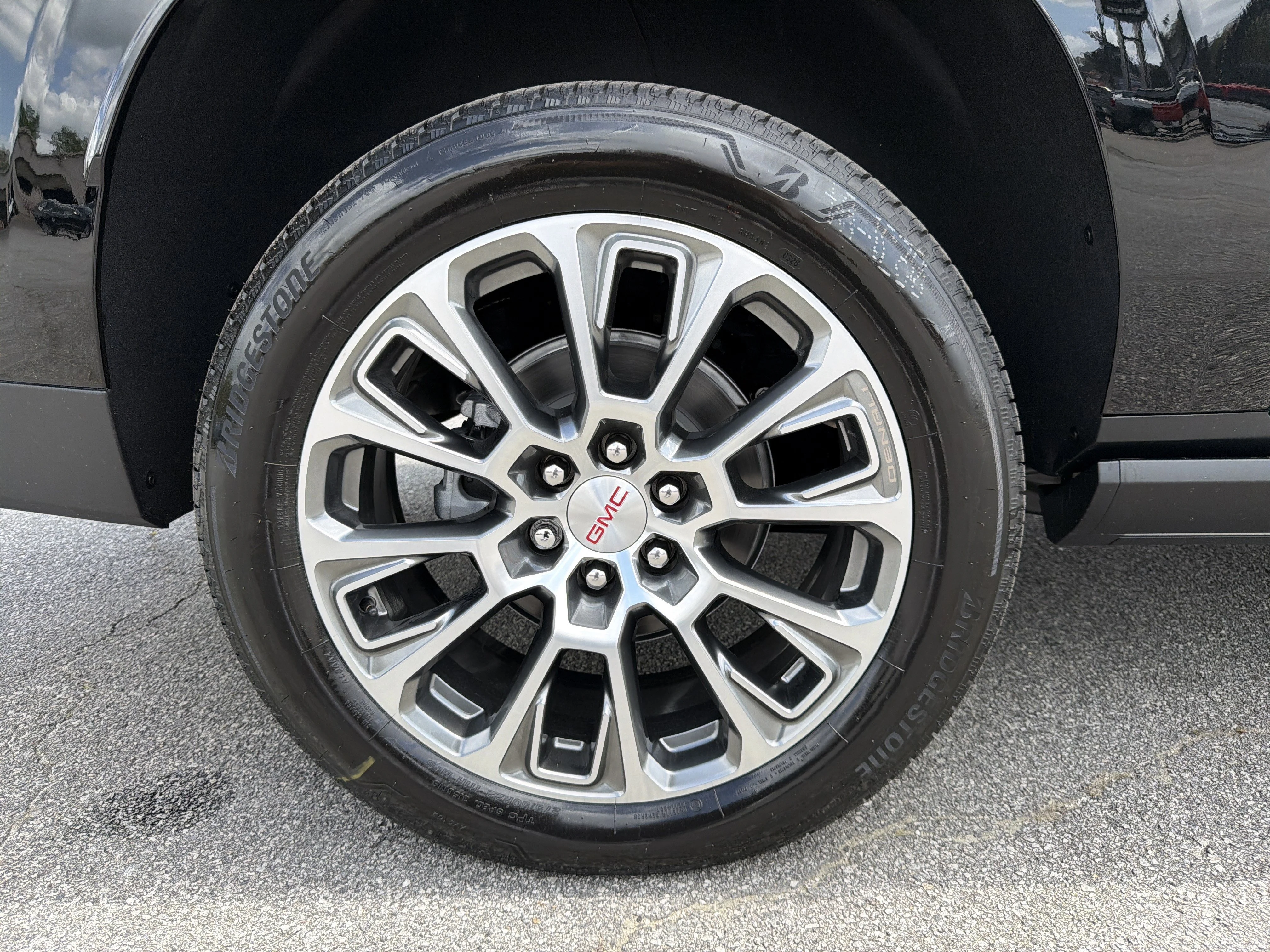 2026 GMC Yukon XL Denali - Photo 20