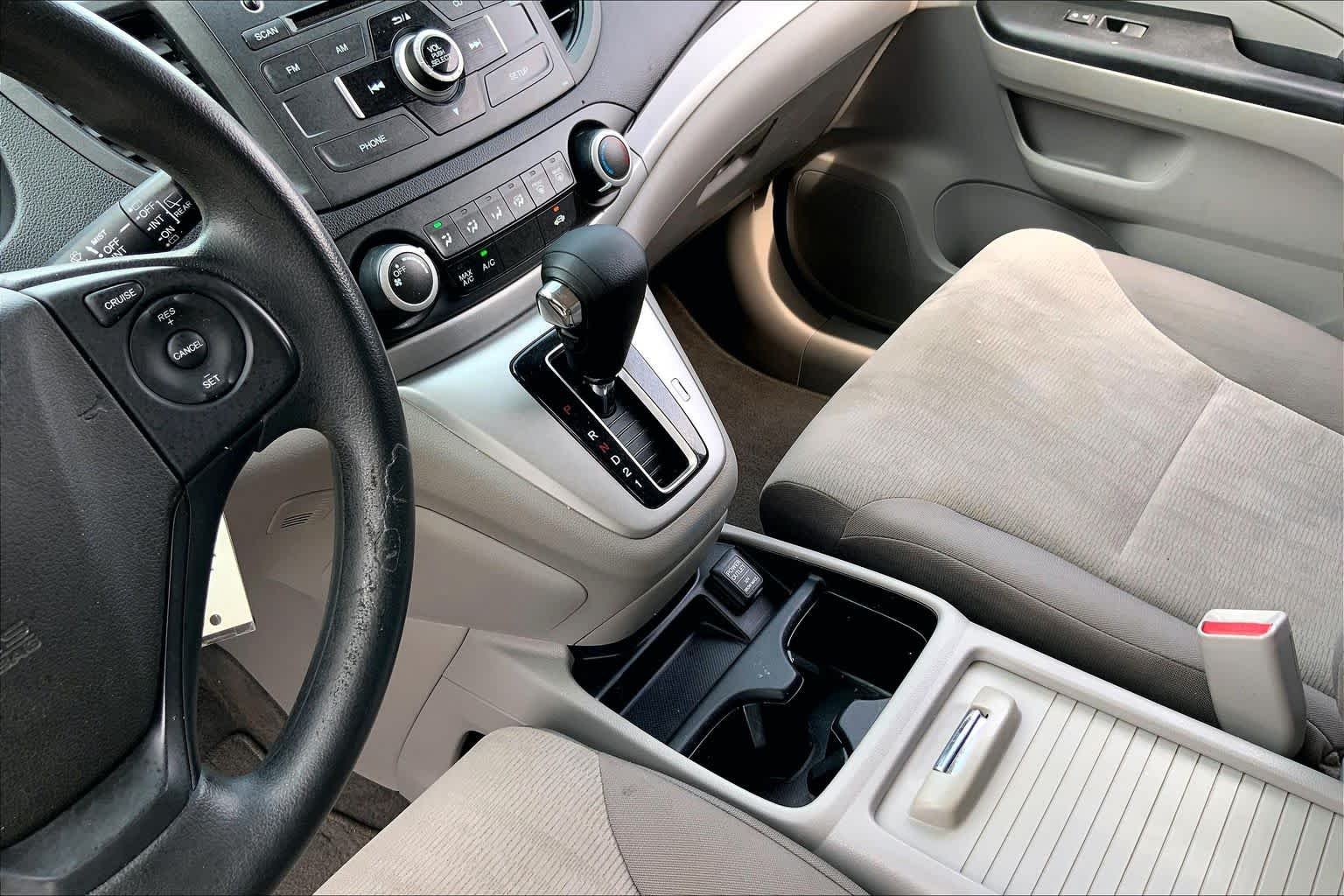 Used 2013 White Diamond Pearl Honda LX image 16