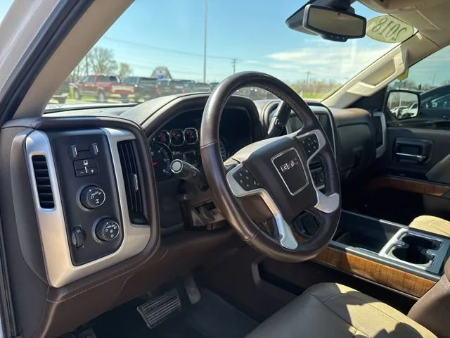 Used 2018 WHITE FROST TRICOAT GMC SLT image 19