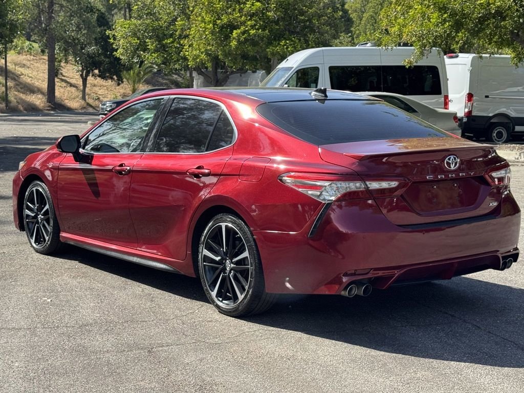 Used 2018 Pearl Toyota XSE V6 image 4