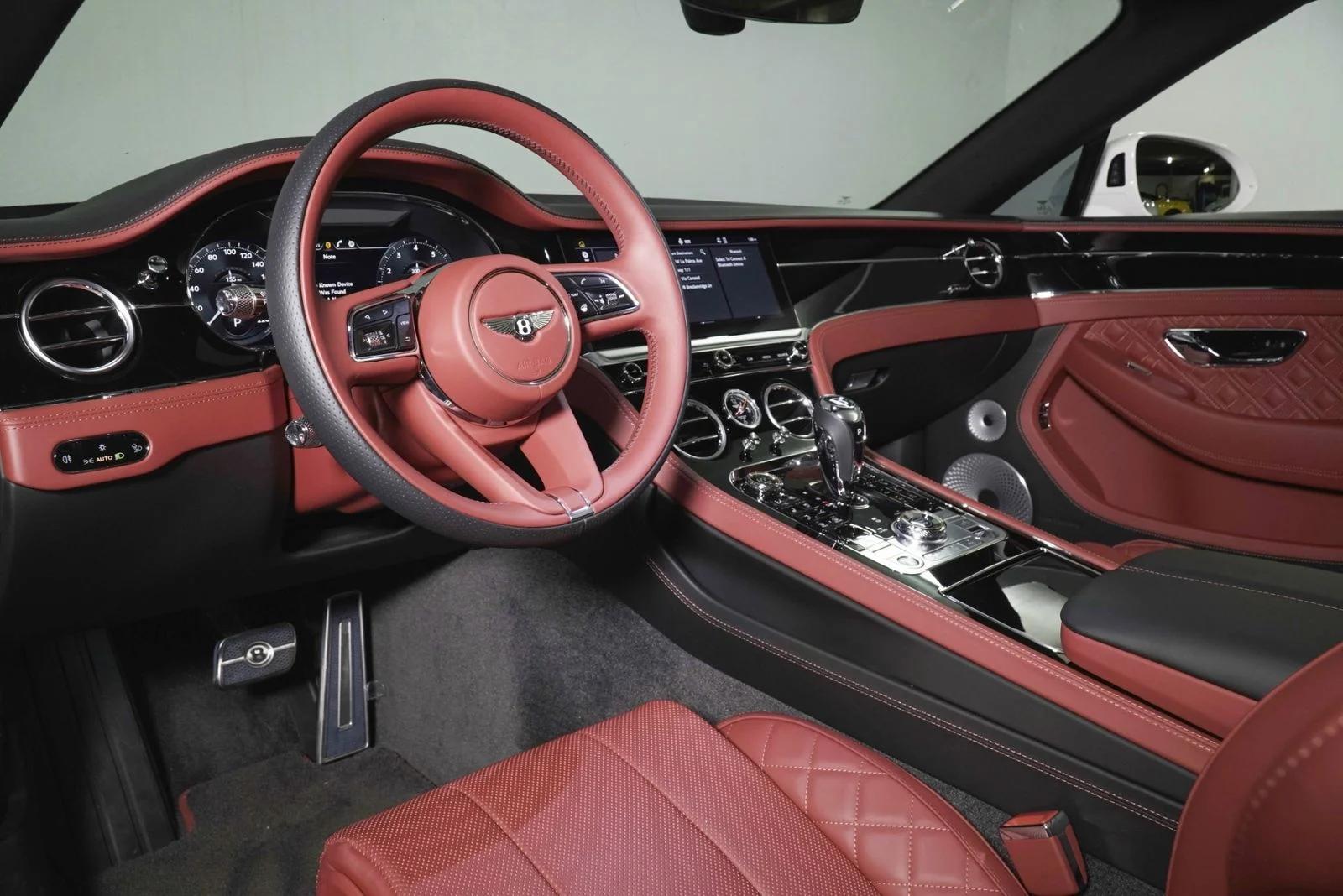 Used 2022 White Bentley  image 15