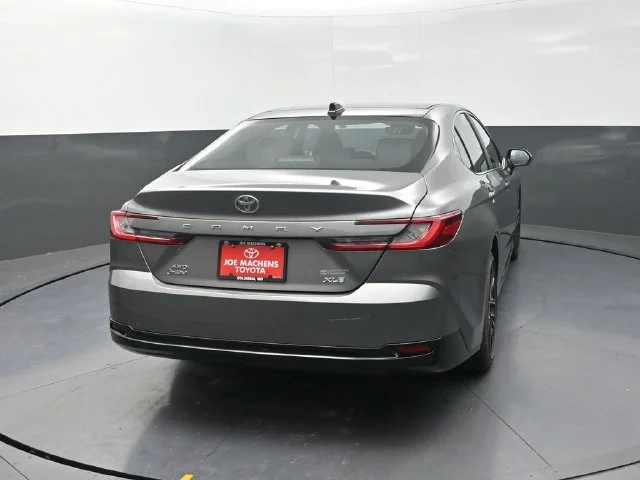 Used 2026  Toyota XLE image 7