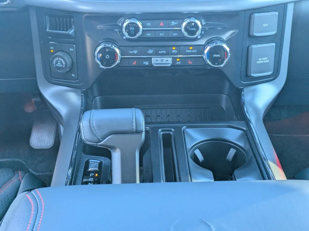 New 2026 Agate Black Metallic Ford XLT image 18