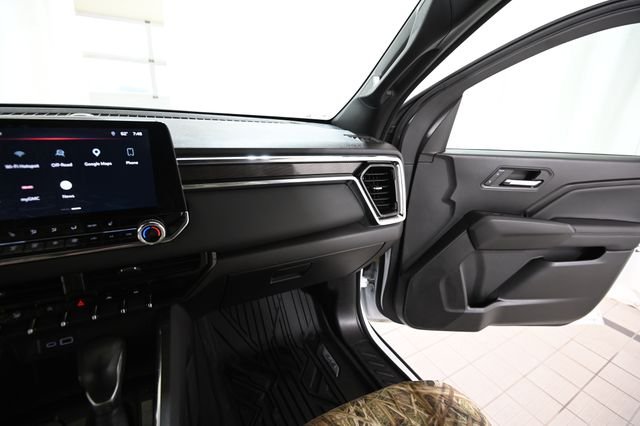 Used 2024 White GMC Elevation image 29