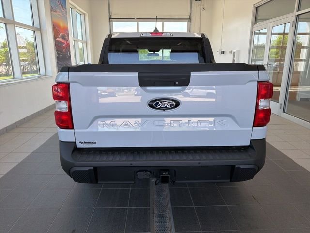 New 2026 Space White Metallic Ford XLT image 6