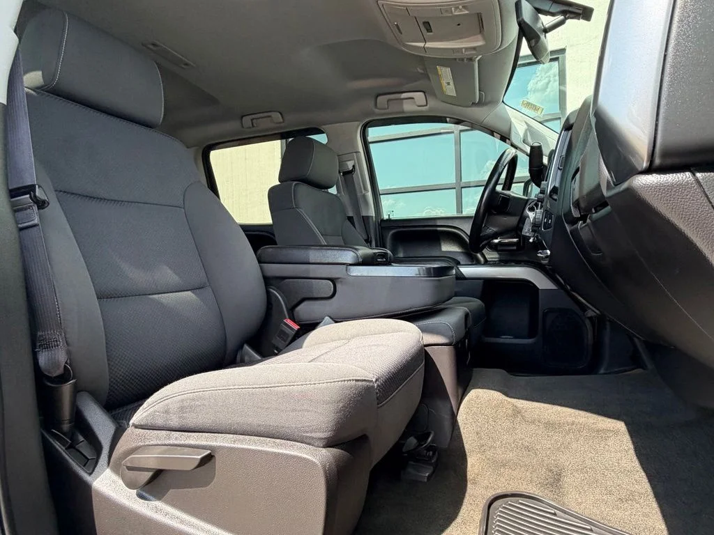 Used 2015 Silver Chevrolet LT image 20