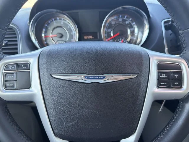 Used 2015 Silver Chrysler LX image 28