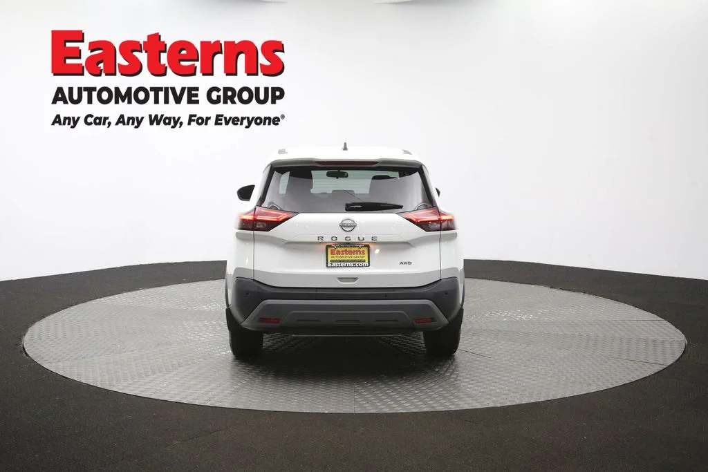 Used 2023 White Nissan S image 37