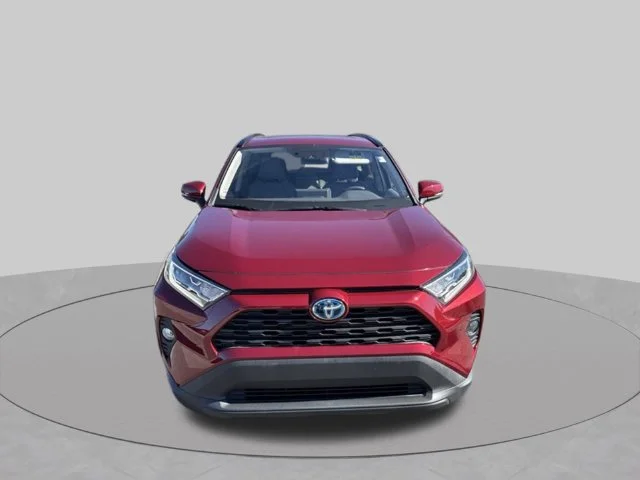 Used 2021 Red Toyota XLE Premium image 2