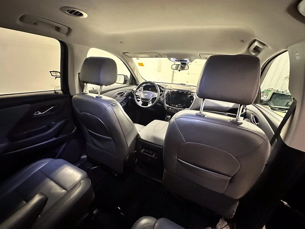 Used 2020 GRAPHITE METALLIC Chevrolet LT Leather image 26