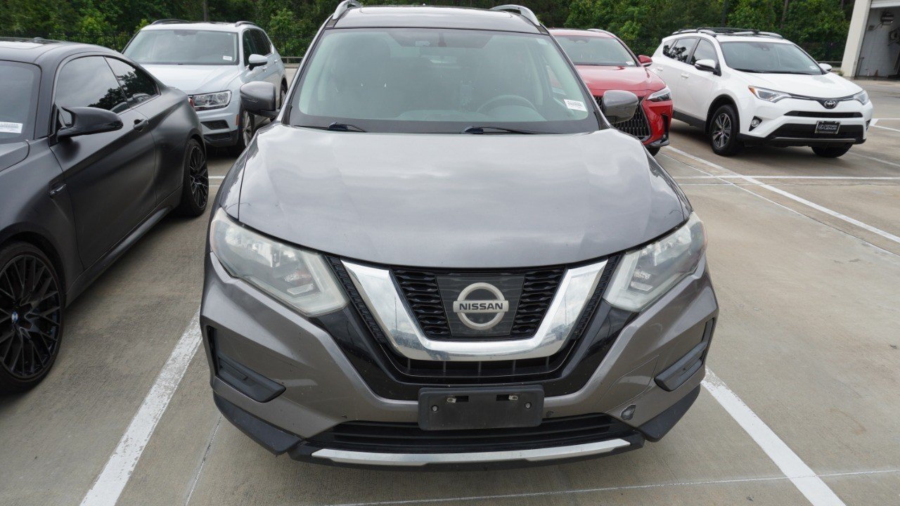 Used 2017 Nissan Rogue SV with VIN 5N1AT2MTXHC876401 for sale in Spring, TX
