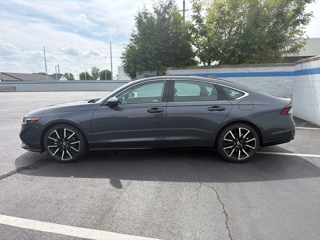 Certified Used 2025 Meteorite Gray Metallic Honda Touring image 2