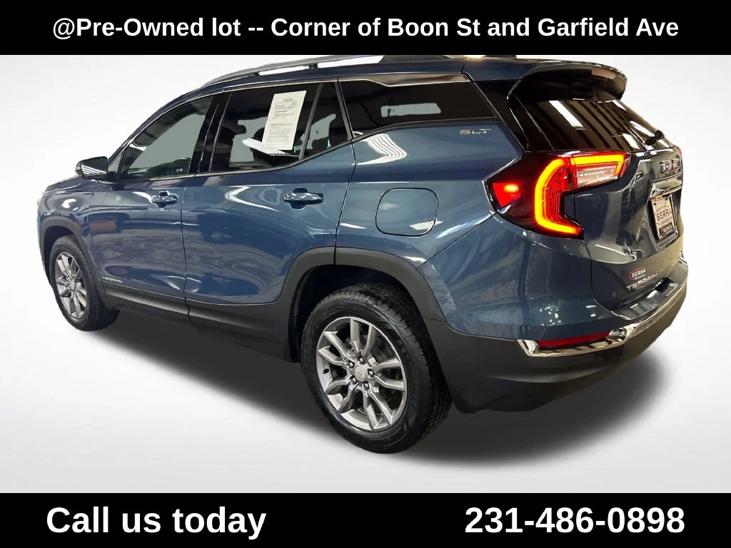 Used 2024 Blue GMC SLT image 3