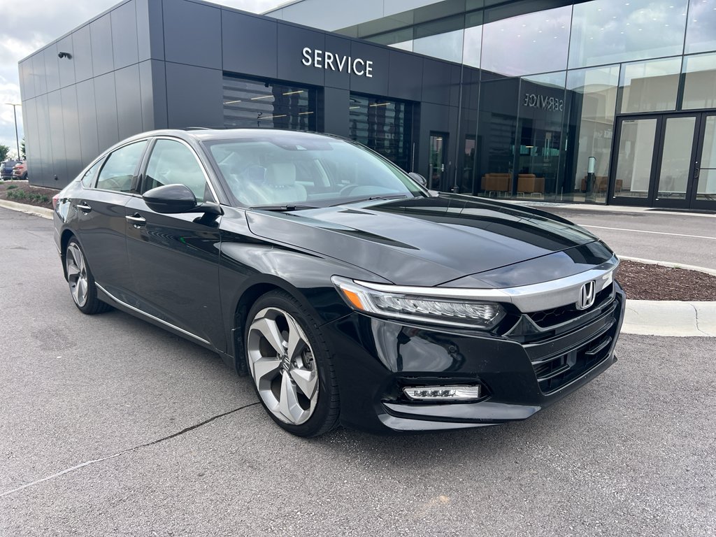2018 Honda Accord 2.0T Touring Auto's photo