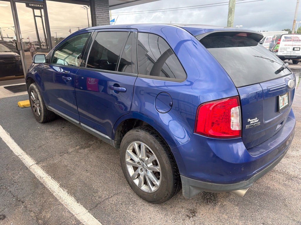 Used 2013 Blue Ford SEL image 19